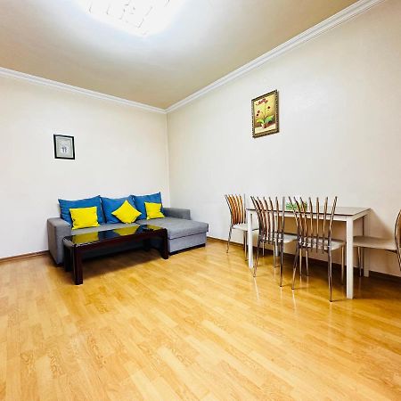 City Center Apartment On Sayat Nova Street Yerevan Ngoại thất bức ảnh