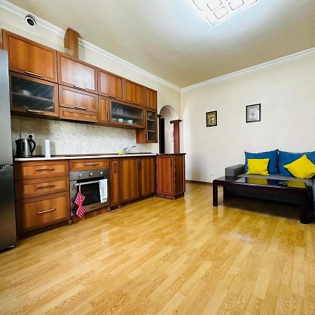 City Center Apartment On Sayat Nova Street Yerevan Ngoại thất bức ảnh