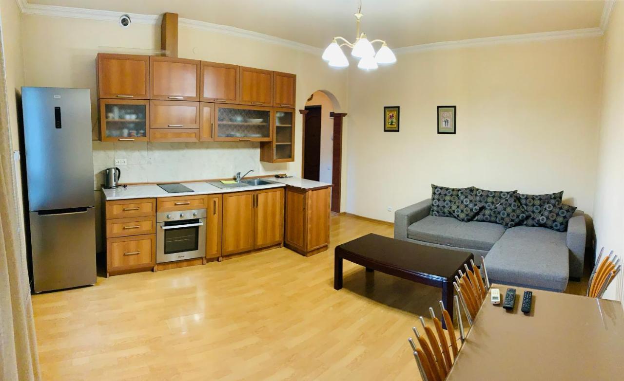 City Center Apartment On Sayat Nova Street Yerevan Ngoại thất bức ảnh