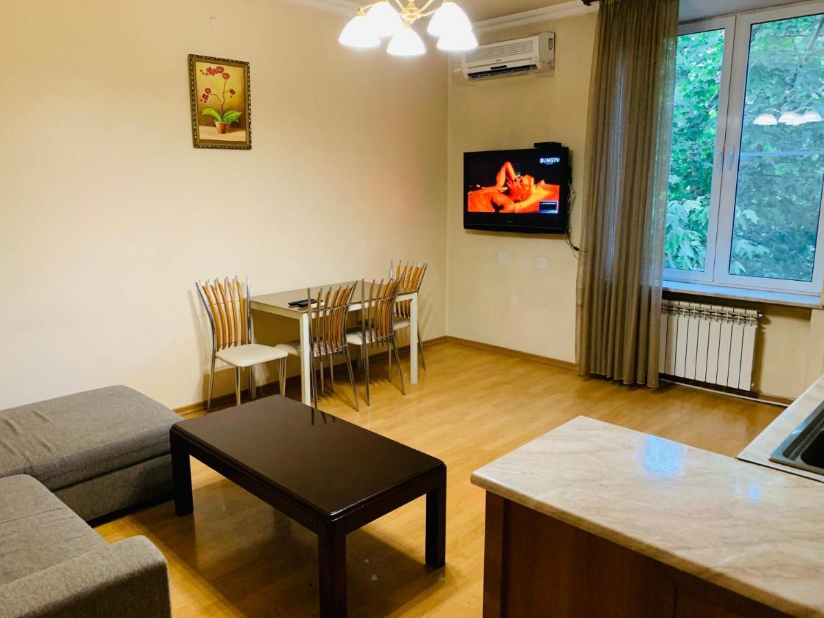 City Center Apartment On Sayat Nova Street Yerevan Ngoại thất bức ảnh