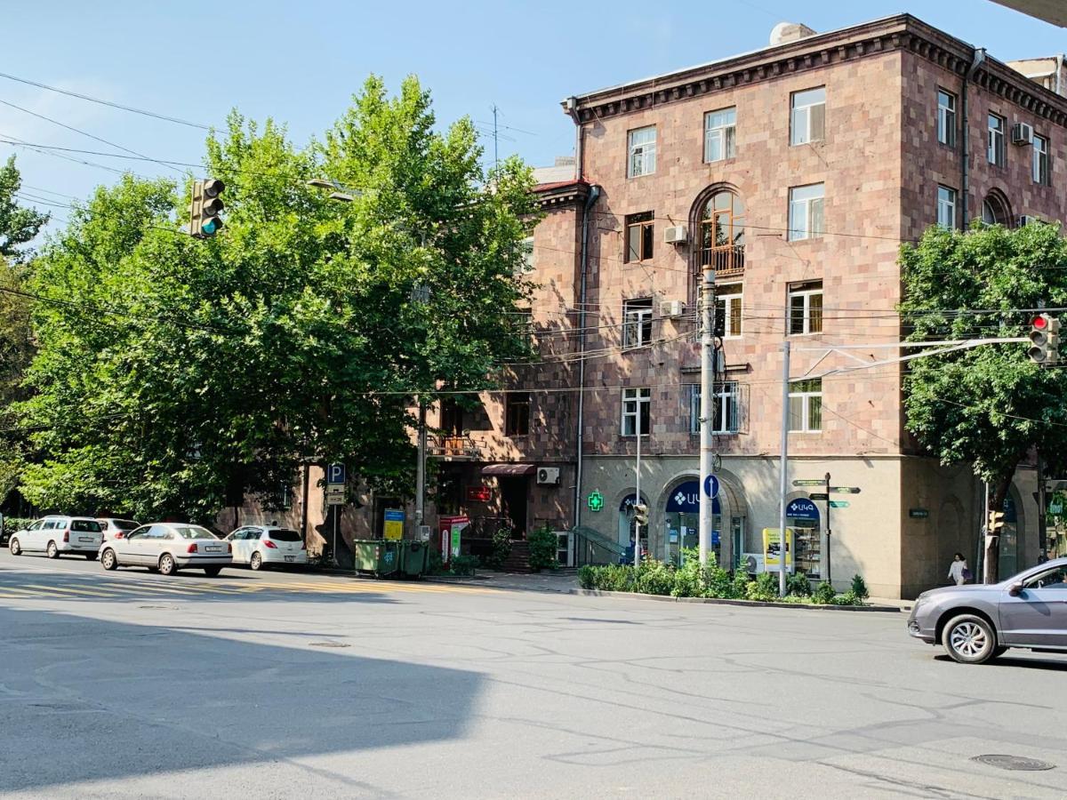 City Center Apartment On Sayat Nova Street Yerevan Ngoại thất bức ảnh