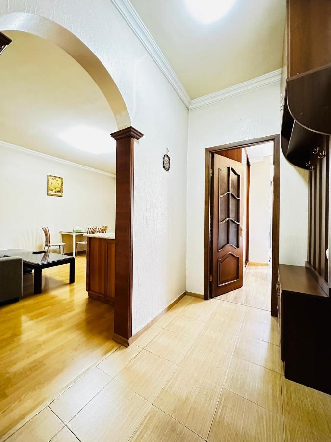 City Center Apartment On Sayat Nova Street Yerevan Ngoại thất bức ảnh