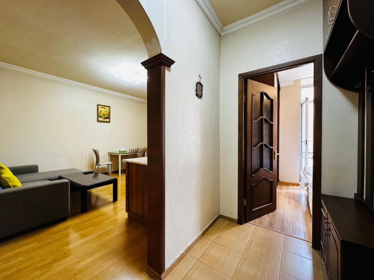 City Center Apartment On Sayat Nova Street Yerevan Ngoại thất bức ảnh